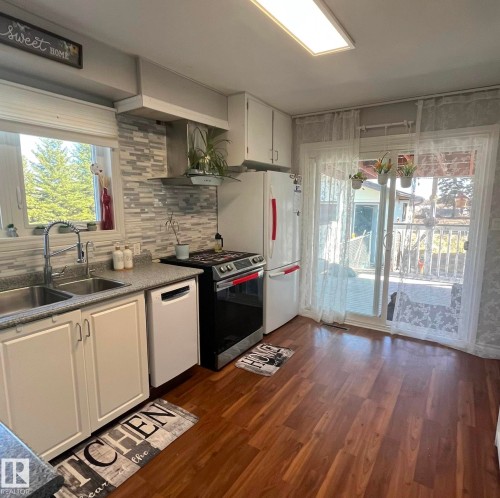 5027 49 Ave, Vilna, AB - Indoor Photo Showing Kitchen With Double Sink
