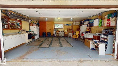 10032 108 Street, Westlock, AB - Indoor Photo Showing Garage