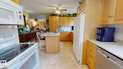 10032 108 Street, Westlock, AB - Indoor Photo Showing Kitchen