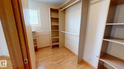 9503 77 Street Nw, Edmonton, AB 