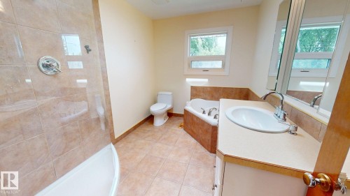 9503 77 Street Nw, Edmonton, AB 