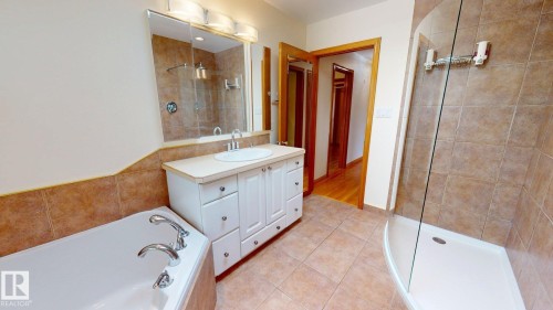 9503 77 Street Nw, Edmonton, AB 