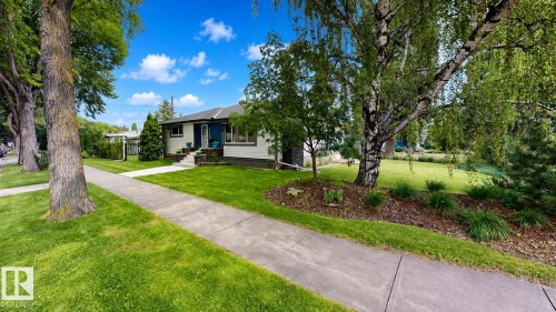 9503 77 Street Nw, Edmonton, AB 