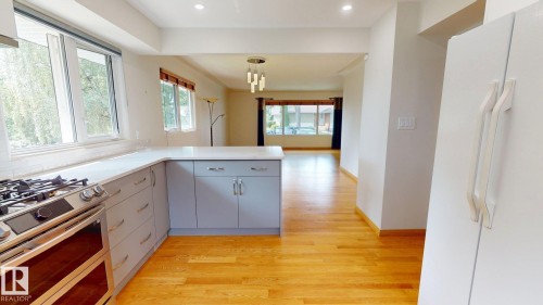9503 77 Street Nw, Edmonton, AB 