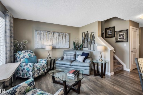 5033 Andison Close Sw, Edmonton, AB - Indoor Photo Showing Living Room