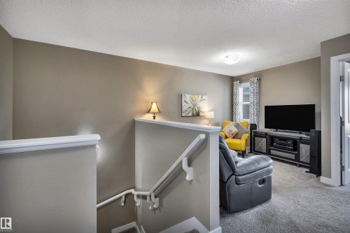5033 Andison Close Sw, Edmonton, AB - Indoor Photo Showing Other Room
