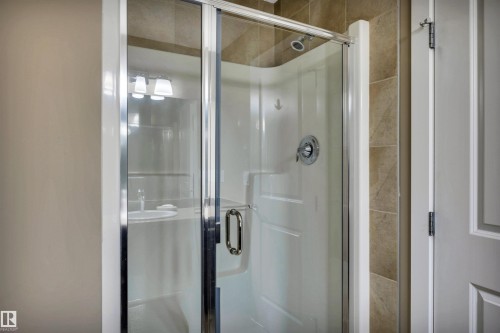 5033 Andison Close Sw, Edmonton, AB - Indoor Photo Showing Bathroom