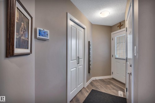 5033 Andison Close Sw, Edmonton, AB - Indoor Photo Showing Other Room