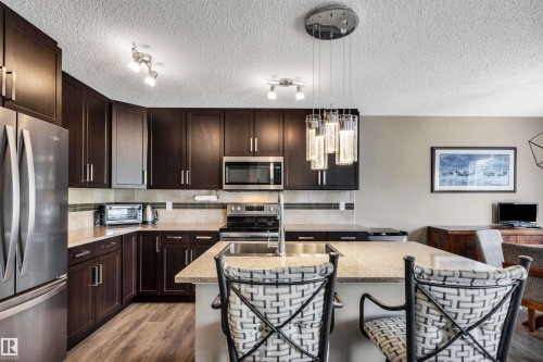 5033 Andison Close Sw, Edmonton, AB - Indoor Photo Showing Kitchen