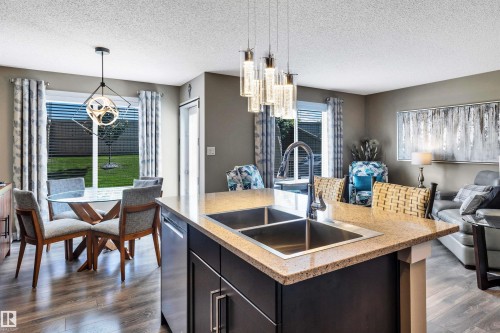5033 Andison Close Sw, Edmonton, AB - Indoor