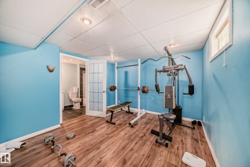 11643 76 Avenue Nw, Edmonton, AB - Indoor