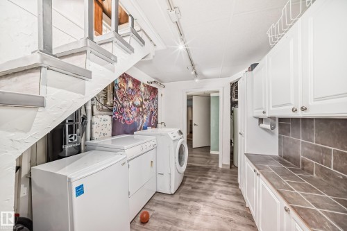 11643 76 Avenue Nw, Edmonton, AB - Indoor Photo Showing Laundry Room