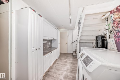 11643 76 Avenue Nw, Edmonton, AB - Indoor Photo Showing Laundry Room