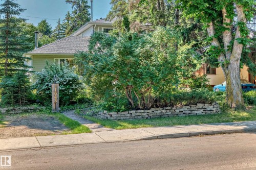 11643 76 Avenue Nw, Edmonton, AB - Outdoor