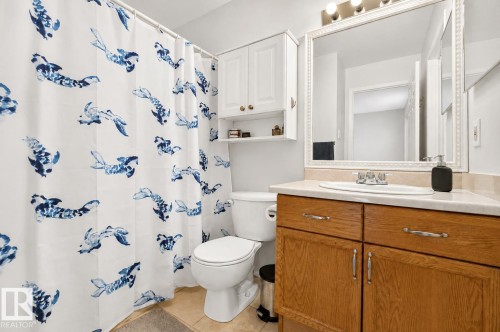 14823 47 Street Nw, Edmonton, AB - Indoor Photo Showing Bathroom