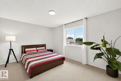 14823 47 Street Nw, Edmonton, AB - Indoor Photo Showing Bedroom