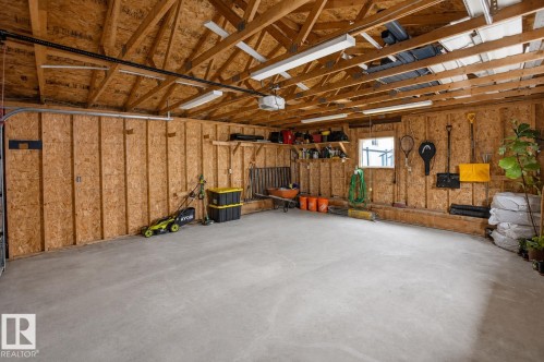 14823 47 Street Nw, Edmonton, AB - Indoor Photo Showing Other Room