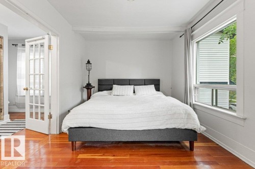 10547 126 Street Nw, Edmonton, AB - Indoor Photo Showing Bedroom