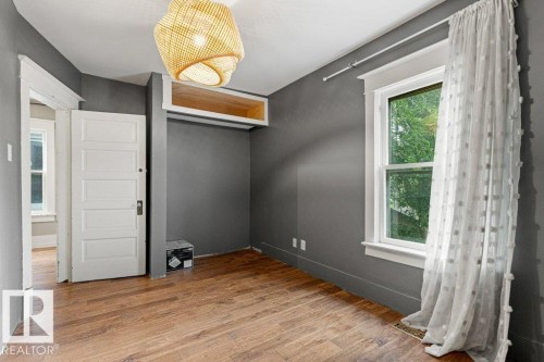 10547 126 Street Nw, Edmonton, AB - Indoor Photo Showing Other Room