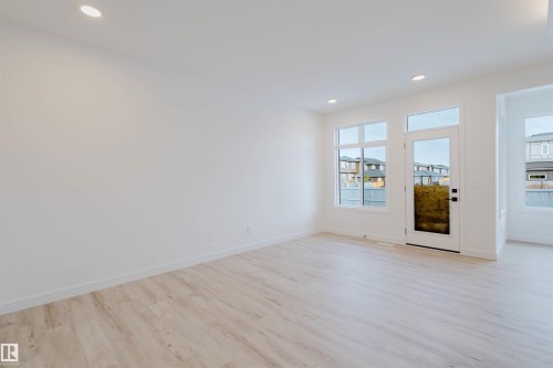 8249 Kiriak Loop Sw, Edmonton, AB 