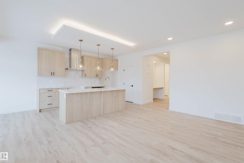 8249 Kiriak Loop Sw, Edmonton, AB 