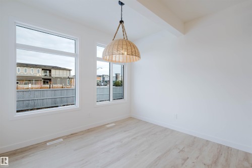 8249 Kiriak Loop Sw, Edmonton, AB 