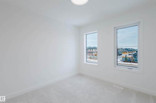 8249 Kiriak Loop Sw, Edmonton, AB 