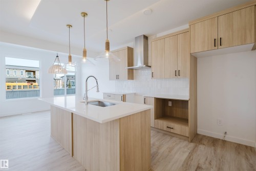 8249 Kiriak Loop Sw, Edmonton, AB 