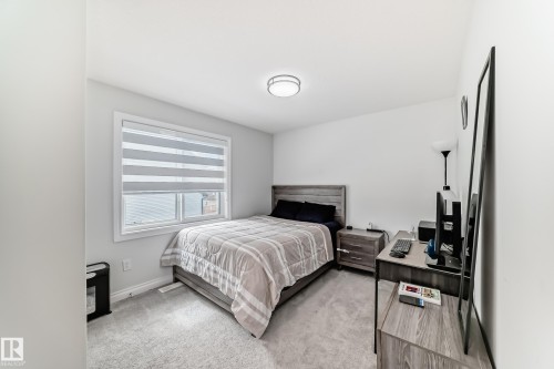 7035 Chivers Loop Sw, Edmonton, AB - Indoor Photo Showing Bedroom