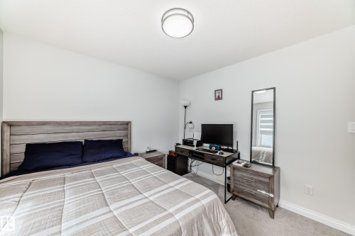7035 Chivers Loop Sw, Edmonton, AB - Indoor Photo Showing Bedroom