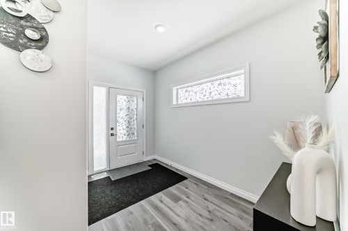 7035 Chivers Loop Sw, Edmonton, AB - Indoor Photo Showing Other Room