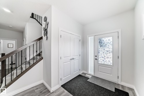 7035 Chivers Loop Sw, Edmonton, AB - Indoor Photo Showing Other Room