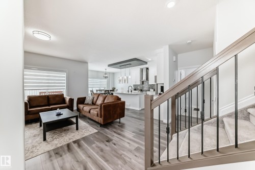 7035 Chivers Loop Sw, Edmonton, AB - Indoor Photo Showing Other Room