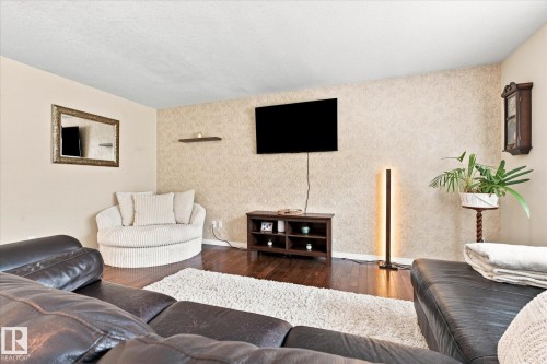 1312 116 Street Nw, Edmonton, AB - Indoor Photo Showing Living Room