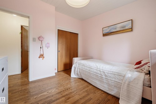 13808 Buena Vista Road Nw, Edmonton, AB - Indoor Photo Showing Bedroom