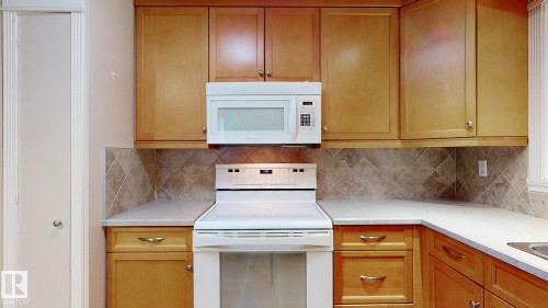 11031 152 Street Nw, Edmonton, AB - Indoor Photo Showing Kitchen