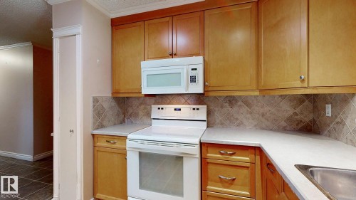 11031 152 Street Nw, Edmonton, AB - Indoor Photo Showing Kitchen