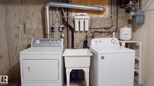 11031 152 Street Nw, Edmonton, AB - Indoor Photo Showing Laundry Room