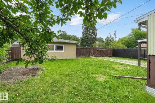 11031 152 Street Nw, Edmonton, AB - Outdoor