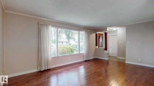 11031 152 Street Nw, Edmonton, AB - Indoor Photo Showing Other Room