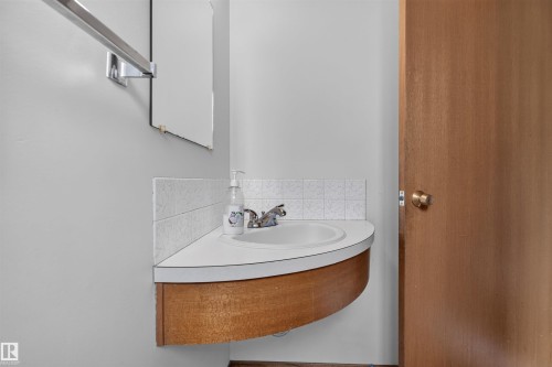 4132 113 Street Nw, Edmonton, AB - Indoor Photo Showing Bathroom