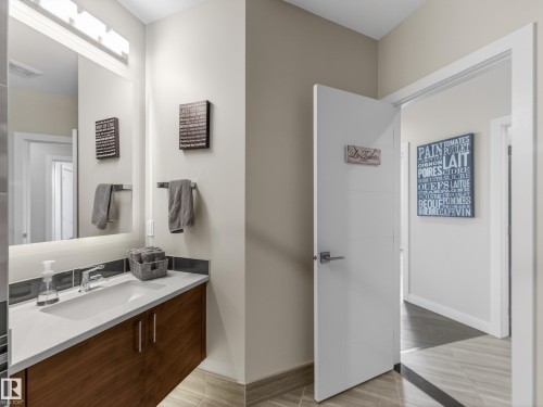 #403, 11710 87 Av Nw, Edmonton, AB - Indoor Photo Showing Bathroom