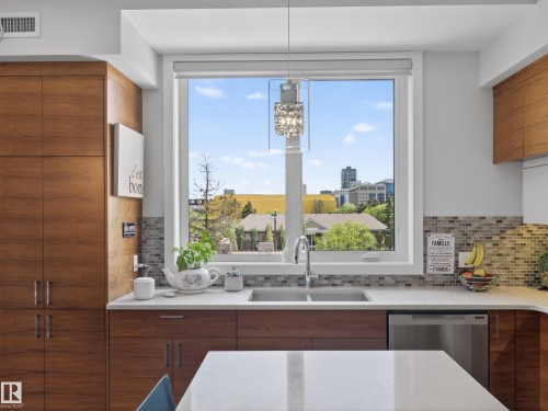 #403, 11710 87 Av Nw, Edmonton, AB - Indoor Photo Showing Kitchen