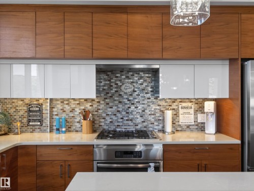 #403, 11710 87 Av Nw, Edmonton, AB - Indoor Photo Showing Kitchen With Upgraded Kitchen