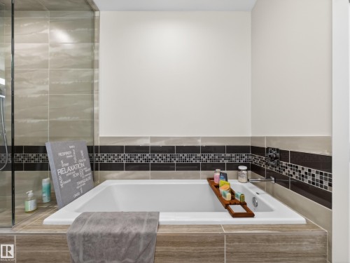 #403, 11710 87 Av Nw, Edmonton, AB - Indoor Photo Showing Bathroom