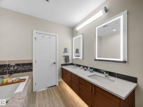#403, 11710 87 Av Nw, Edmonton, AB - Indoor Photo Showing Bathroom