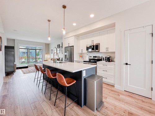 356 Jensen Lakes Boulevard, St. Albert, AB - Indoor Photo Showing Kitchen With Upgraded Kitchen