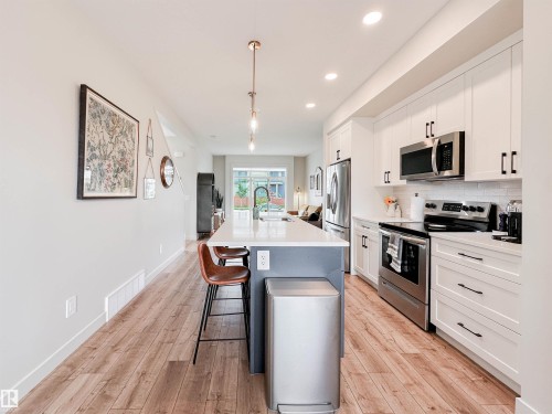 356 Jensen Lakes Boulevard, St. Albert, AB - Indoor Photo Showing Kitchen With Upgraded Kitchen