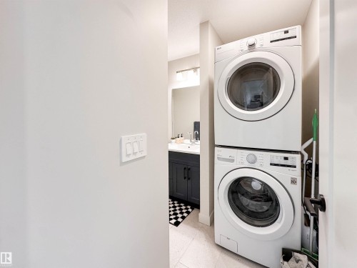 356 Jensen Lakes Boulevard, St. Albert, AB - Indoor Photo Showing Laundry Room