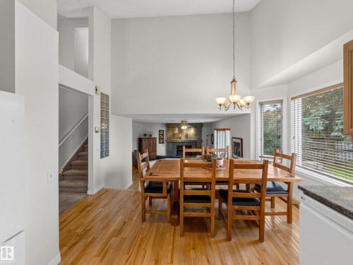 1404 Falconer Road Nw, Edmonton, AB - Indoor Photo Showing Dining Room